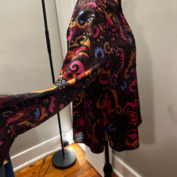Ann Taylor Size Medium Silky Bold Paisley Colorful Blouse - Picture 3 of 3